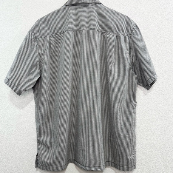 Calvin Klein Men’s Gray Striped Button-Up Lightweight Shirt Jacket Size L - Picture 5 of 9